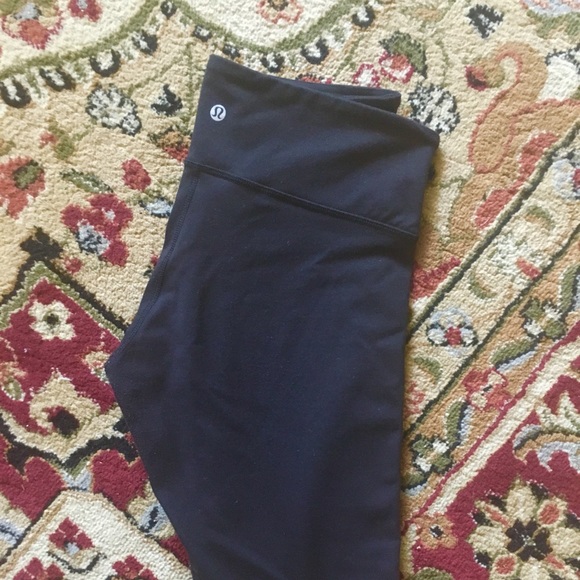 Lululemon Wunder Unders - Picture 4 of 5